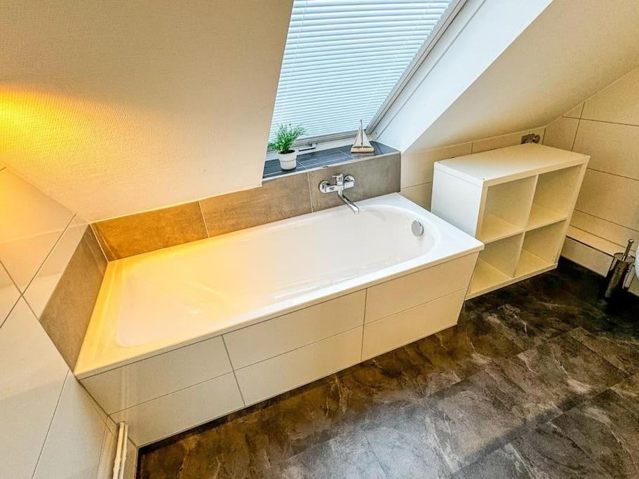 Apartment Ruhig & Gut Angebunden. 8 Betten, 4 Stellplaetze