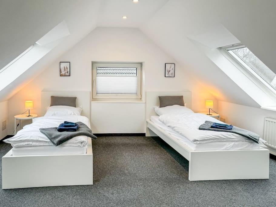 Ruhig & Gut Angebunden. 8 Betten, 4 Stellplaetze Appartement